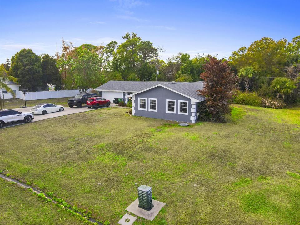 2118 SE Morningside Boulevard, Port St. Lucie, Florida 34952, USA