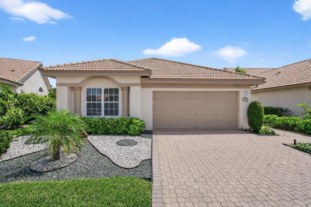8864 Shoal Creek Lane, Boynton Beach, Florida 33472, USA