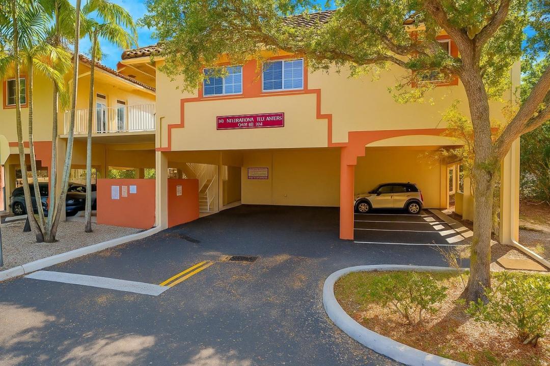 5595 Orange Drive 201, Davie, Floride 33314, États-Unis