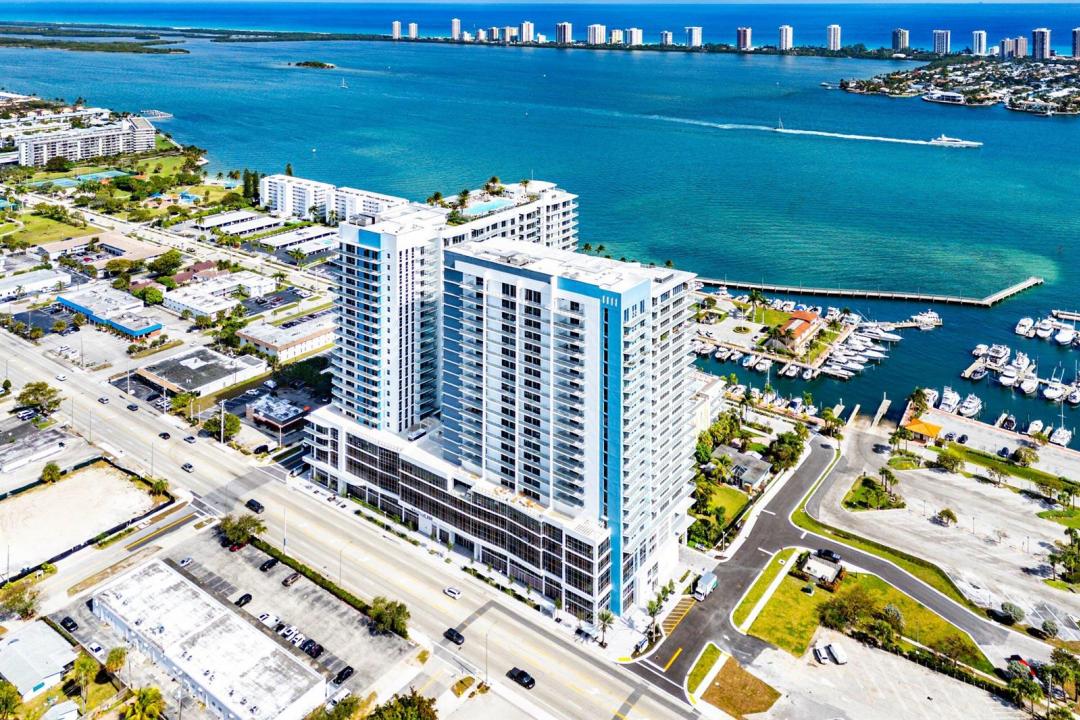 220 Lake Shore Drive 1613, Lake Park, Floride 33403, États-Unis