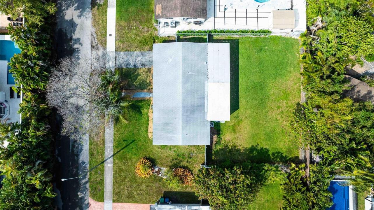 2515 NE 207th Street, Miami, Florida 33180, USA