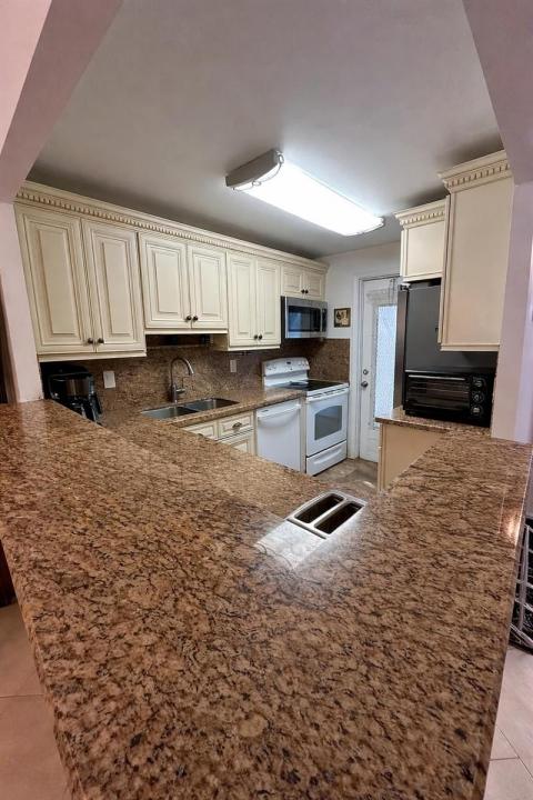 400 SE 10th Street 202, Deerfield Beach, Floride 33441, États-Unis