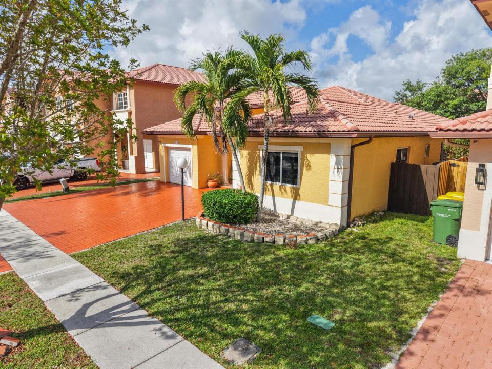 2724 NE 42nd Avenue, Homestead, Florida 33033, USA