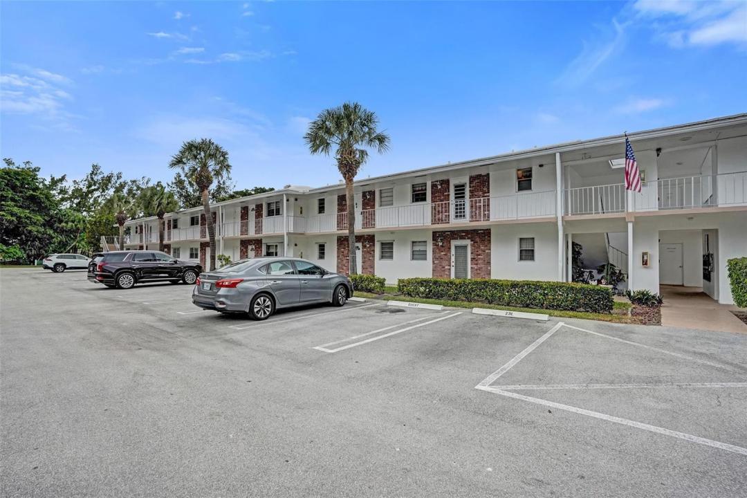 2475 W Golf Boulevard 244, Pompano Beach, Florida 33064, USA