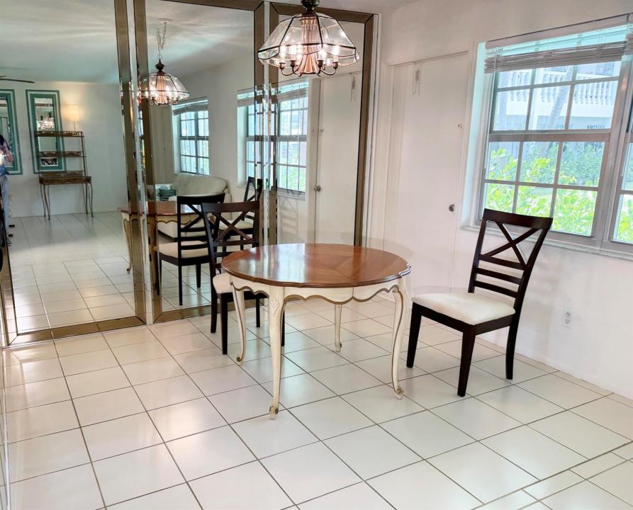 5208 NE 24th Terrace F106, Fort Lauderdale, Florida 33308, USA
