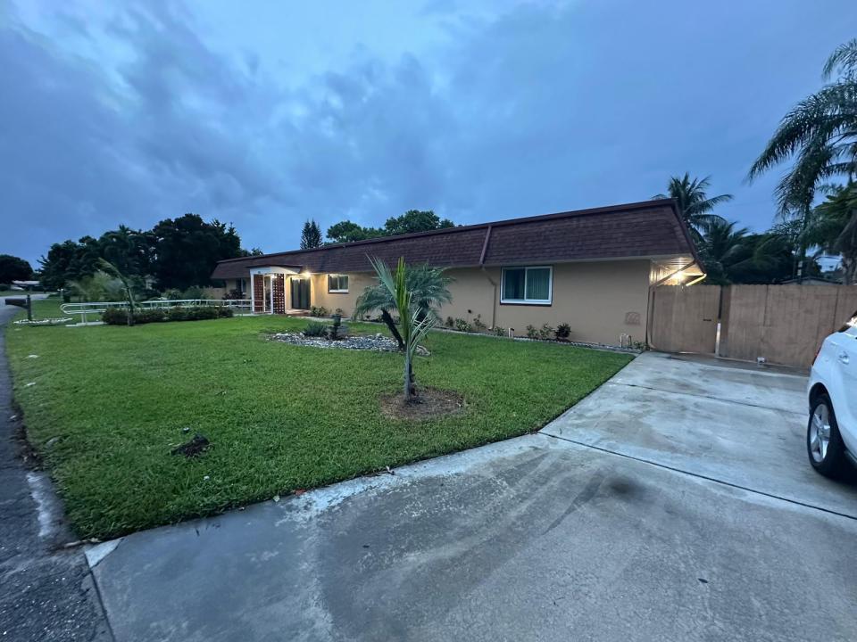1616 Crandon Avenue, Mangonia Park, Floride 33407, États-Unis