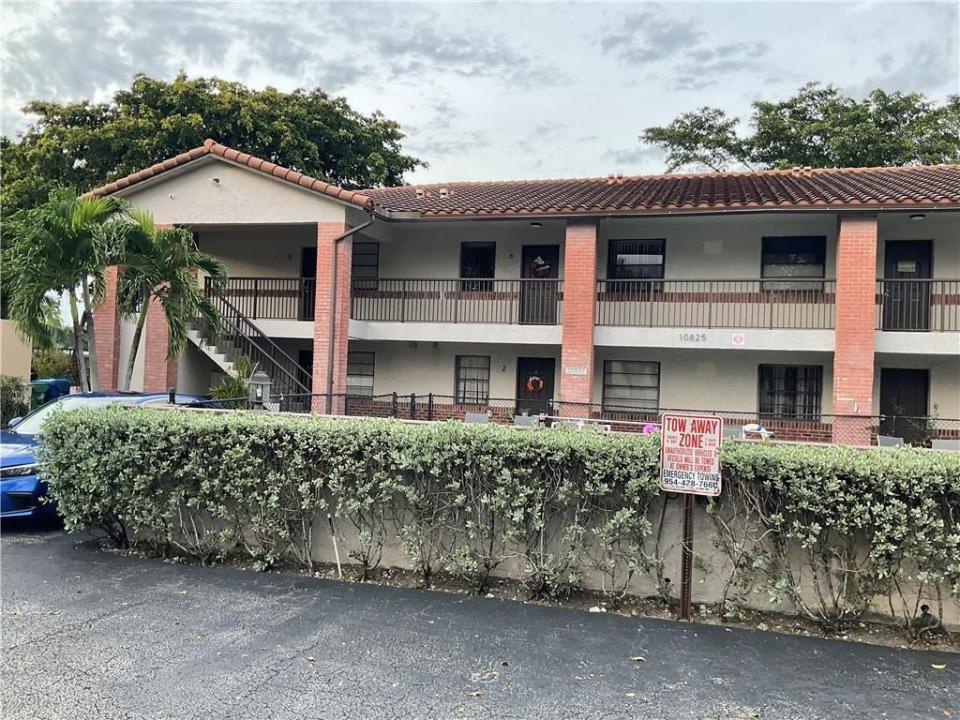 10825 Royal Palm Boulevard 1-8, Coral Springs, Florida 33065, USA