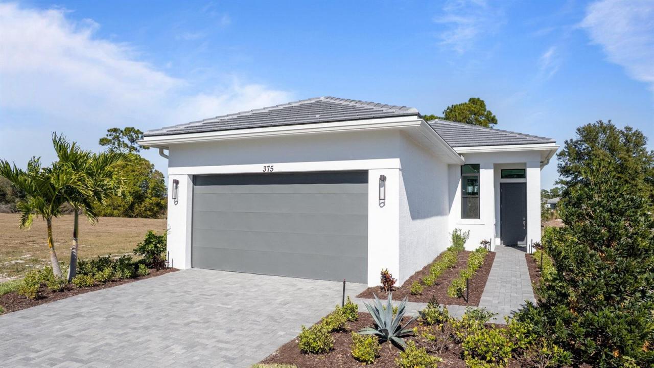 375 SE Via Sangro, Port St. Lucie, פלורידה 34952, ארצות הברית של אמריקה