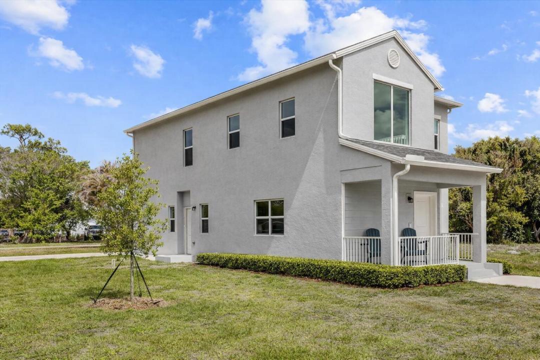 2575 SE Bonita Street, Stuart, Florida 34997, USA