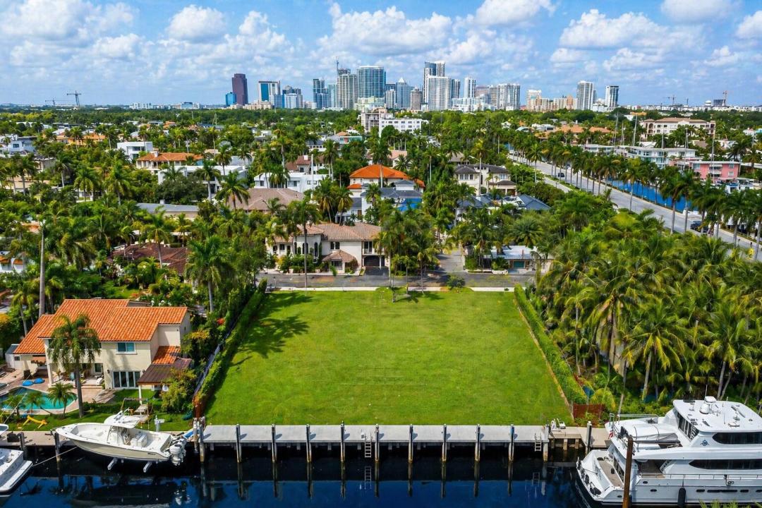 310 Coral Way, Fort Lauderdale, Florida 33301
