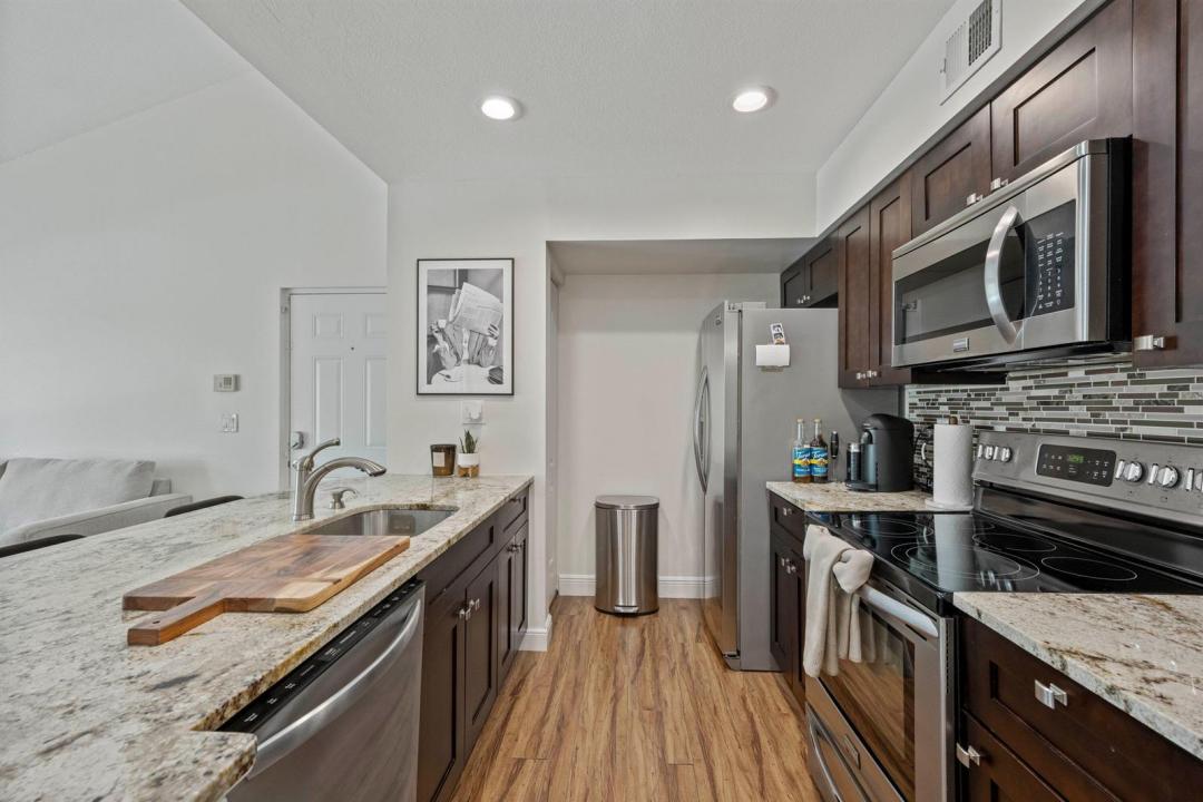 1727 Village Boulevard 306, West Palm Beach, Florida 33409, USA