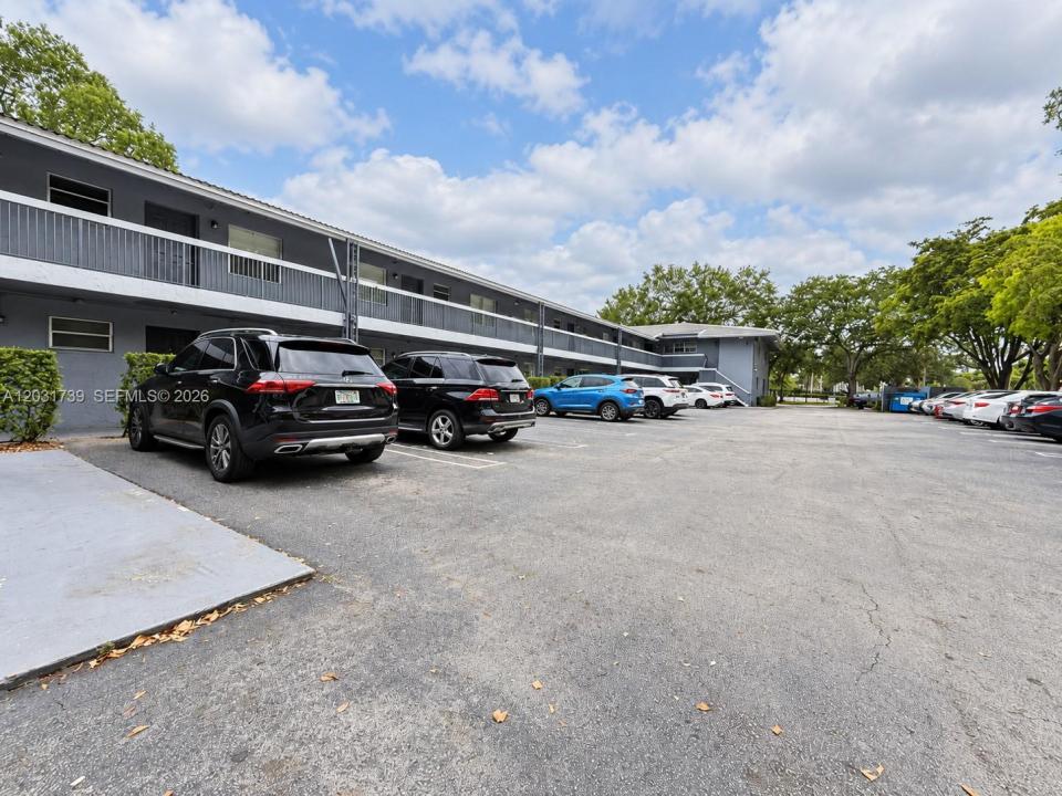 8982 W Sample Rd 204, Coral Springs, Florida 33065, USA