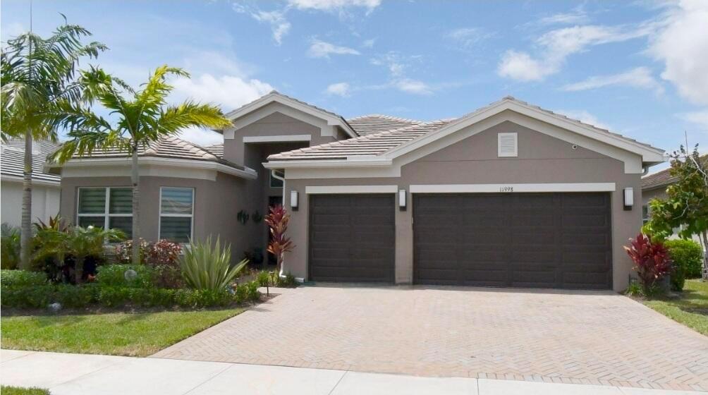 11998 SW Laguna Bay Parkway, Port St. Lucie, Florida 34987, HOA KỲ