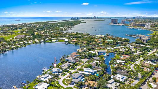 11730 Lake Shore Place, North Palm Beach, Florida 33408