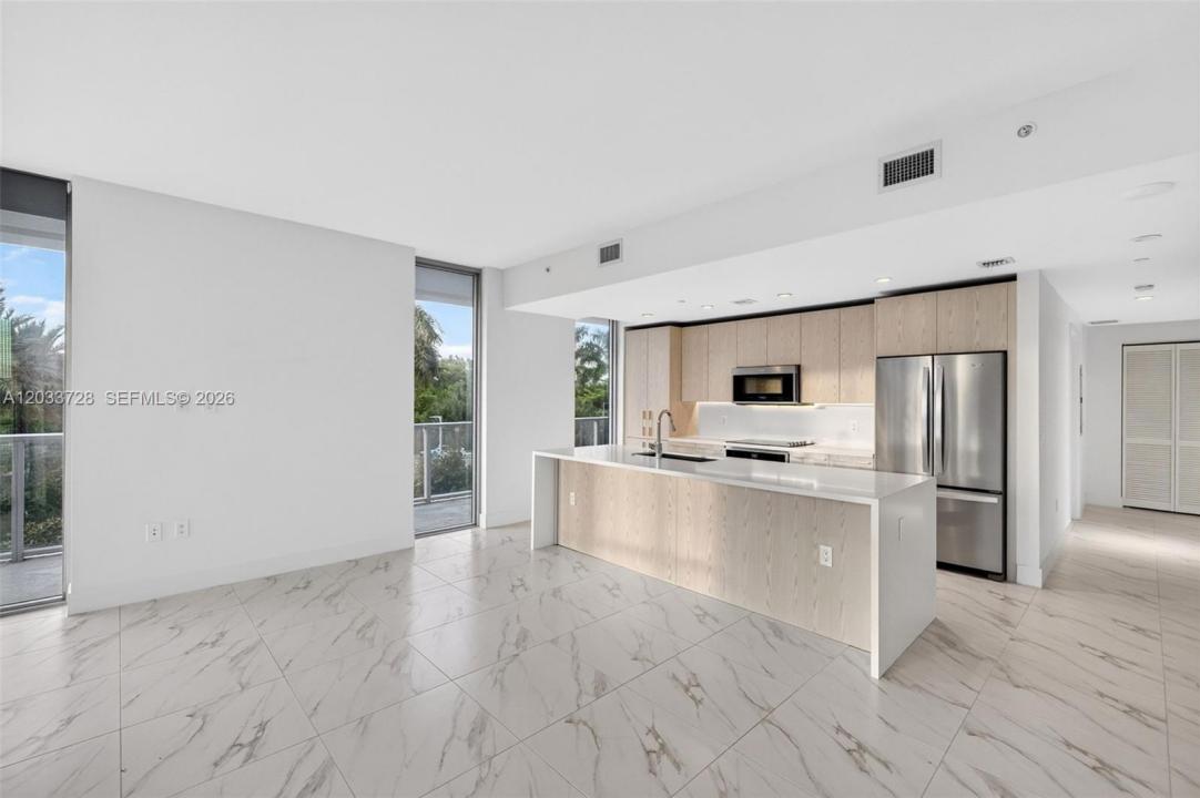 2000 Metropica Way 203, Sunrise, Floride 33323, États-Unis