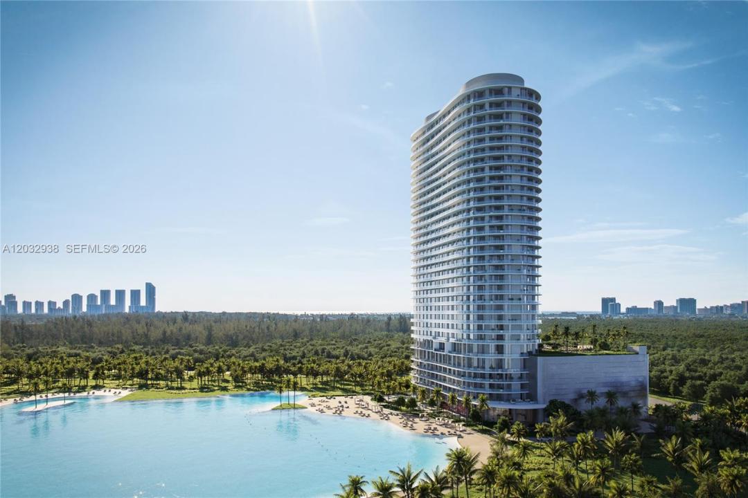2411 Laguna Circle 1102, Miami, Florida 33181, USA