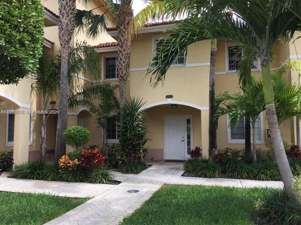 2066 NE 167th St 3-108, North Miami Beach, Floride 33162, États-Unis