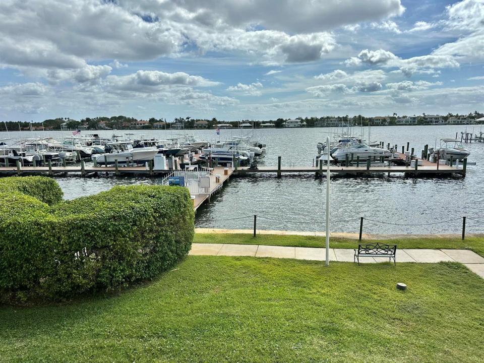 167 Yacht Club Way 204, Hypoluxo, Floryda 33462, USA