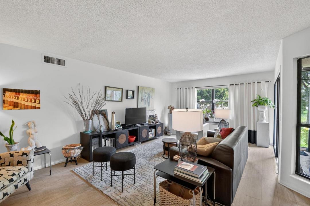 3329 Perimeter Drive, Florida 33467, USA