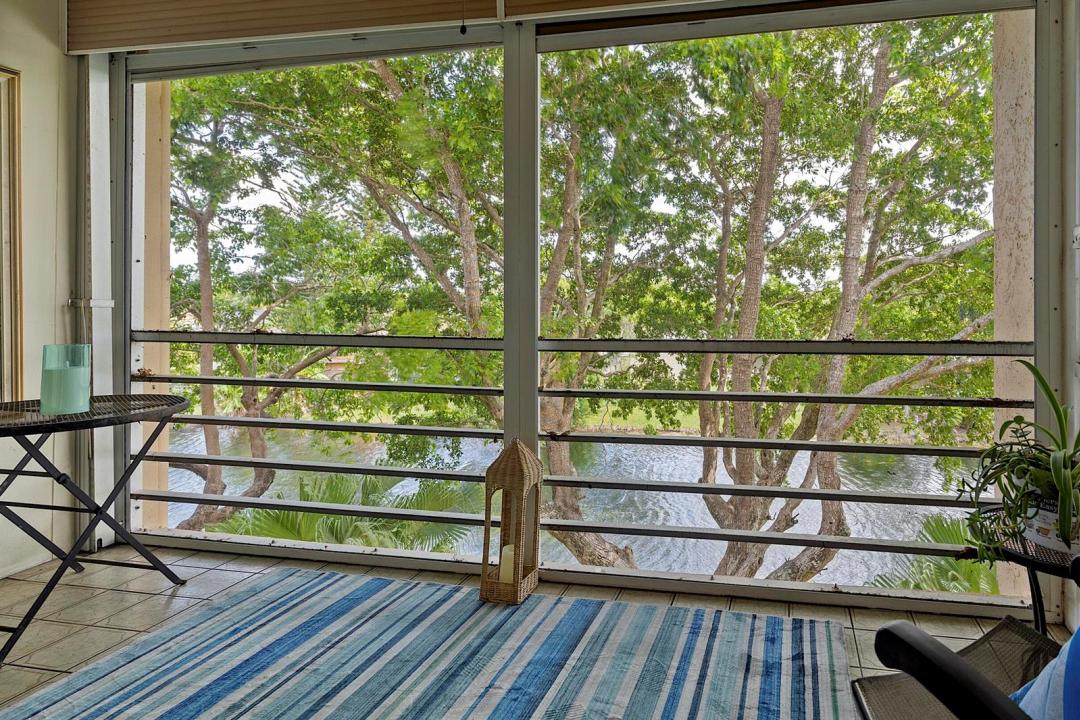9370 Sunrise Lakes Boulevard 304, Sunrise, Florida 33322, Stati Uniti