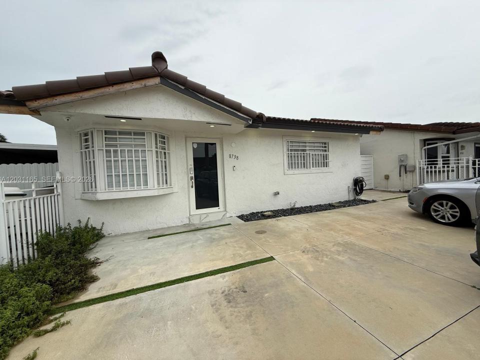 8738 NW 116 TER 0, Hialeah Gardens, Florida 33018, Estados Unidos