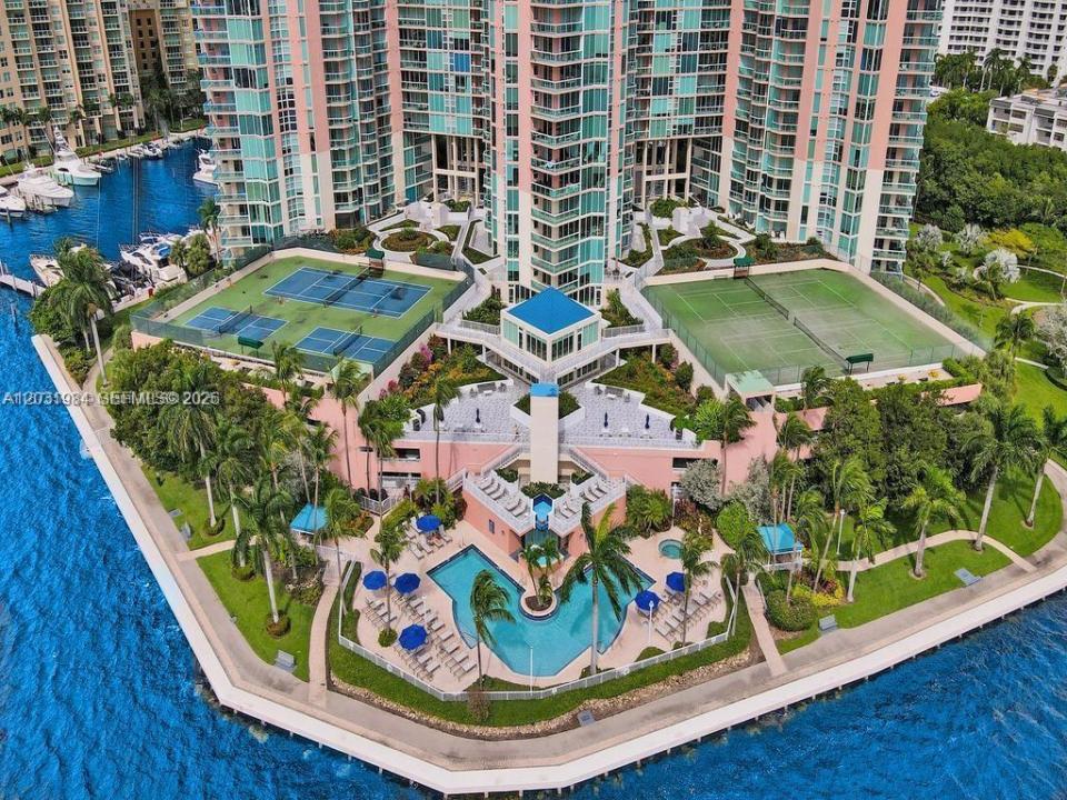 3370 Hidden Bay Dr 1205, Aventura, Floride 33180, États-Unis