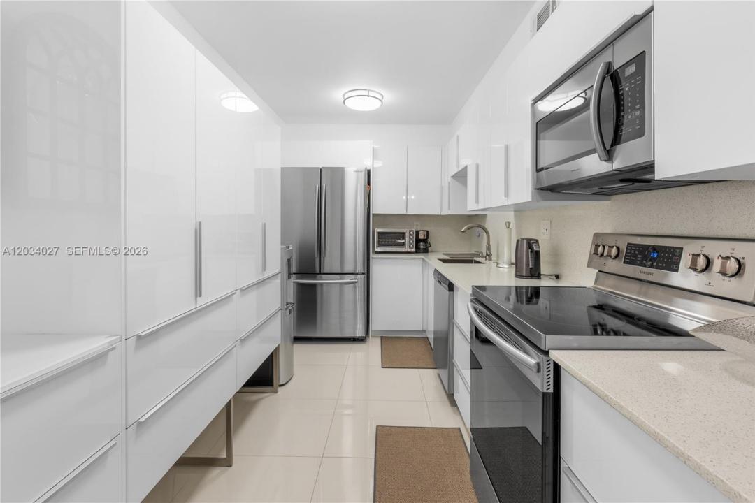 1849 S Ocean Dr 212, Hallandale Beach, Floride 33009, États-Unis