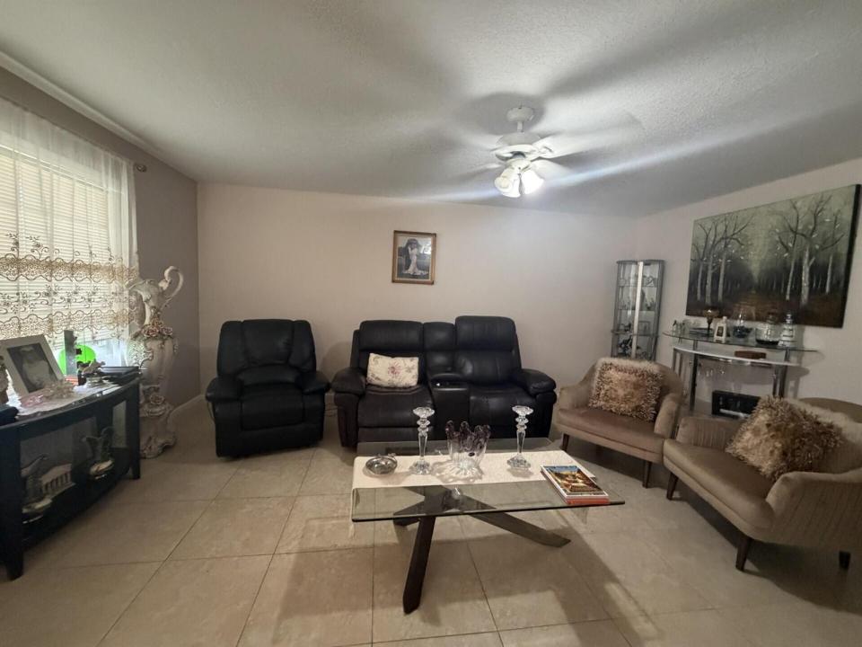 1011 Ventnor Crescent, Deerfield Beach, Florida 33442, USA