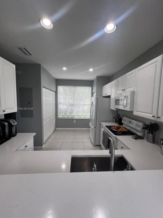 681 NW 42nd Ave, Plantation, فلوريدا 33317, الولايات المتحدة