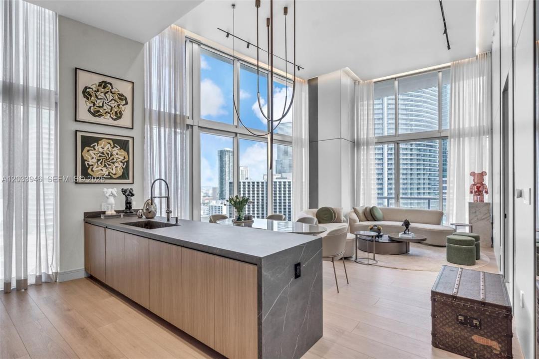 475 Brickell Ave 2215, Miami, Floride 33131, États-Unis