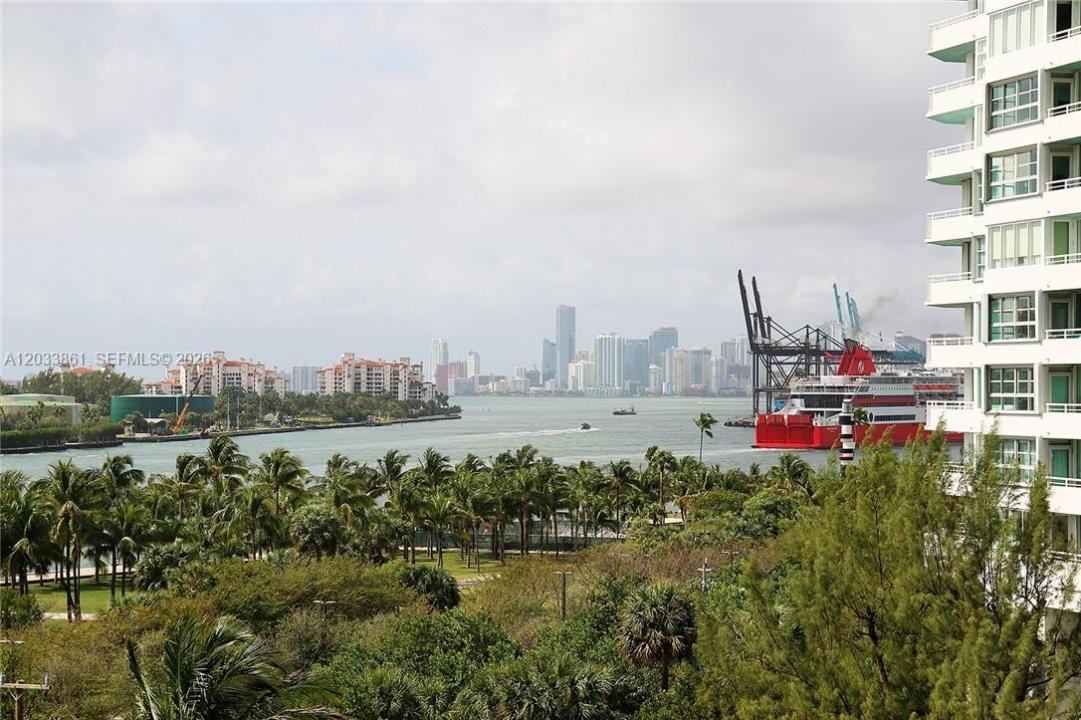 100 S Pointe Dr 601, Miami Beach, Florida 33139, Stati Uniti
