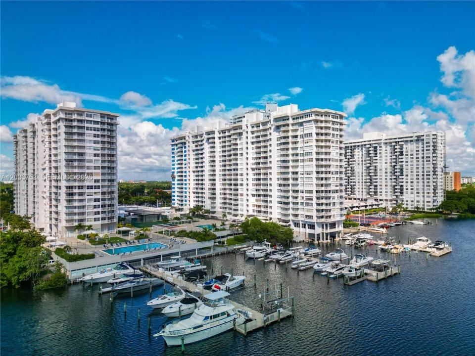 18011 Biscayne Blvd 902, Aventura, 플로리다 33160, 미국