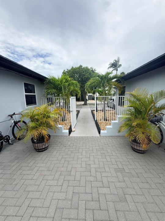 220 Walton Boulevard Unit 2, West Palm Beach, Florida 33405, USA