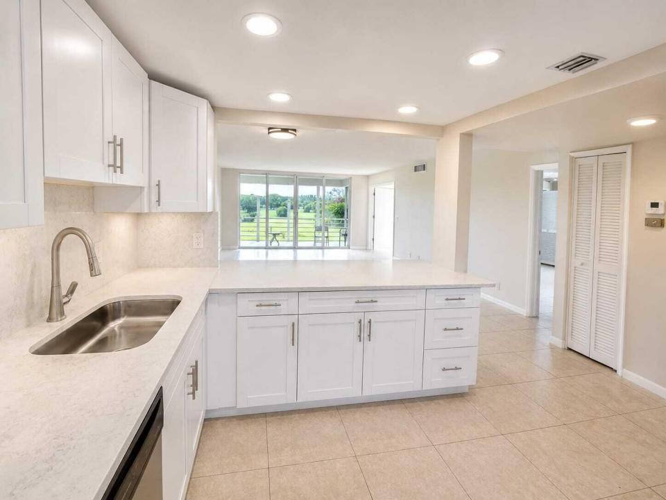2681 S Course Drive 301, Pompano Beach, Floride 33069, États-Unis