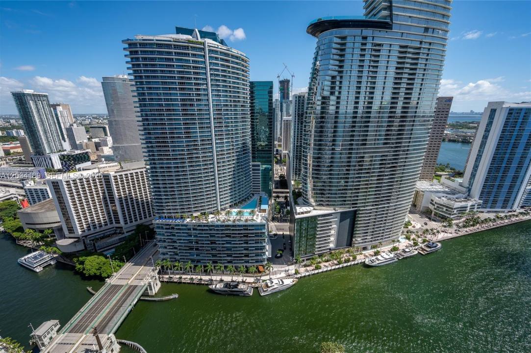 475 Brickell Ave 4115, Miami, Florida 33131, USA