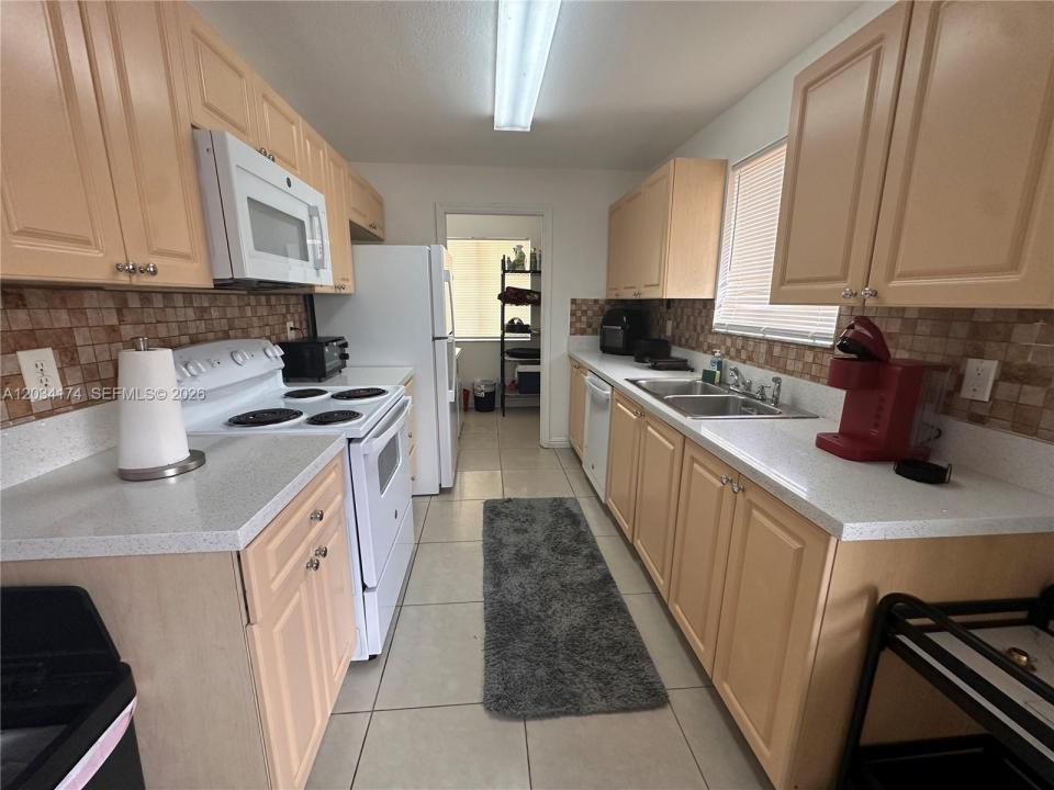 404 NW 2nd Ave A, Hallandale Beach, Florida 33009, Stati Uniti