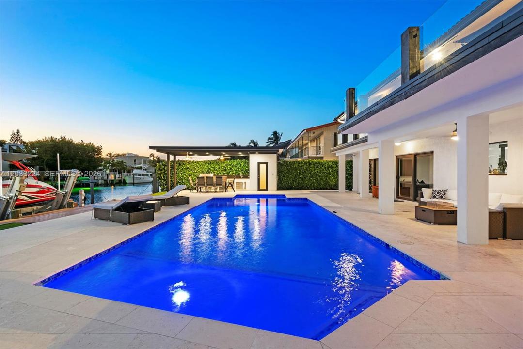 1942 NE 119th Rd, North Miami, فلوريدا 33181, الولايات المتحدة