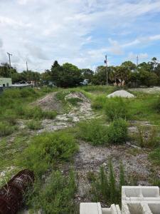 1114 W 28th Street, Riviera Beach, Florida 33404, USA