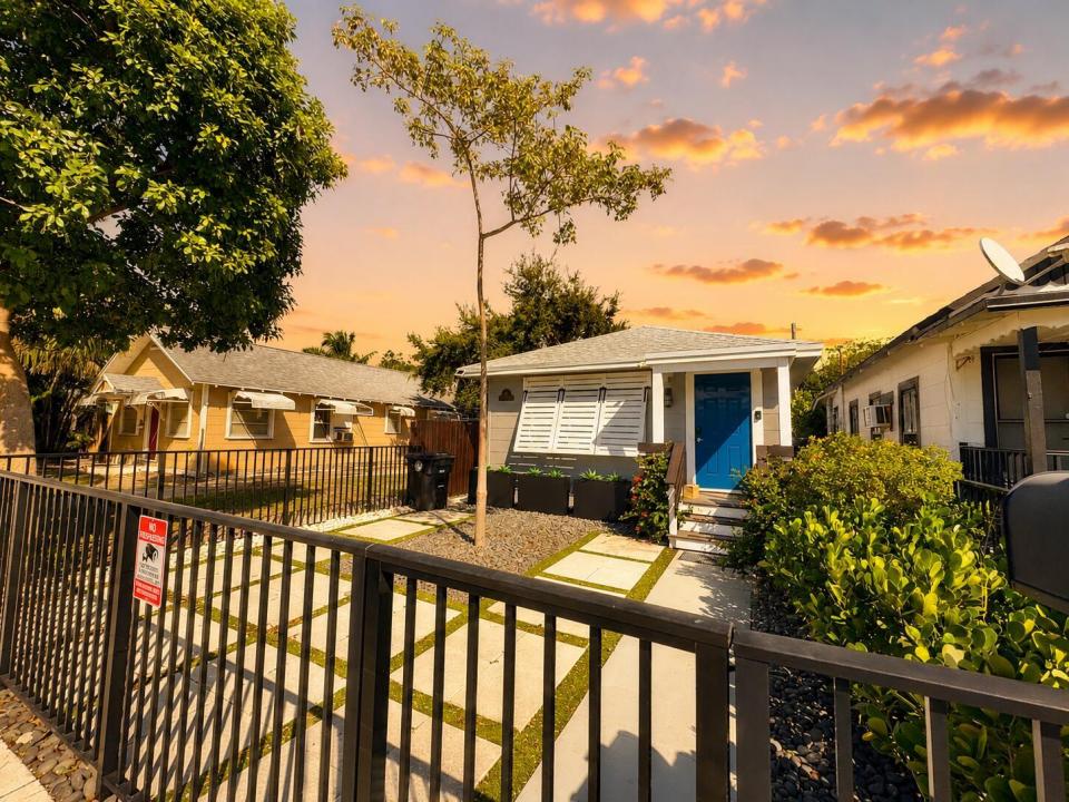 322 S L Street, Florida 33460, USA