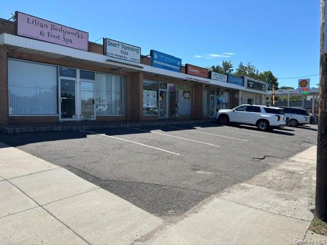 625 Port Washington Boulevard, North Hempstead, New York 11050, USA