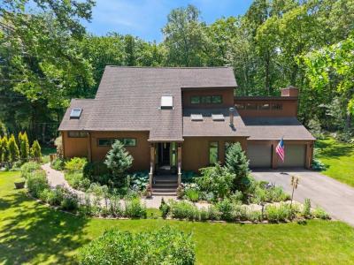 190 Stoney Hollow Road, Tiverton, Rhode Island 02878, USA