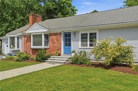 3 Cheshire Drive, Barrington, Rhode Island 02806, USA