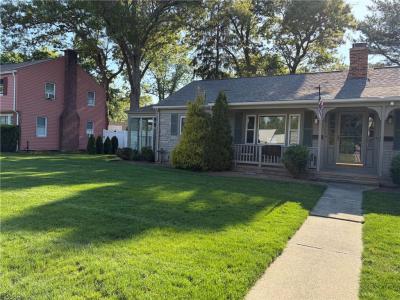 135 Park View Avenue, Warwick, Rhode Island 02888