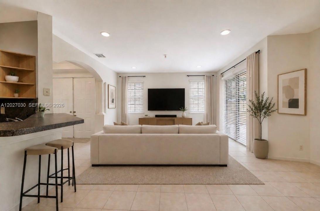 1695 Passion Vine Cir 22-1, Weston, Floride 33326, États-Unis