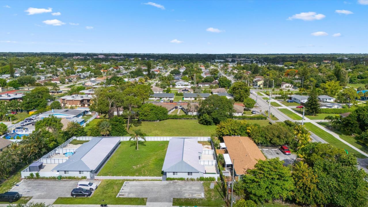 2785 Reo Lane 1, Palm Springs, Floride 33461, États-Unis