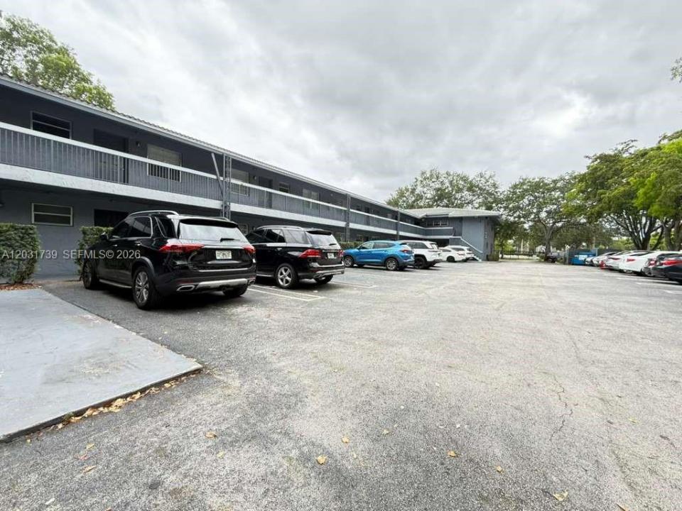 8982 W Sample Rd 204, Coral Springs, Floride 33065, États-Unis