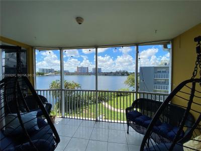 1660 NE 191st St 413-1, Miami, Florida 33179, USA