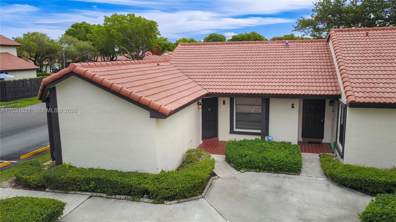 15240 SW 45th Ter 54-H, Miami, Florida 33185, USA