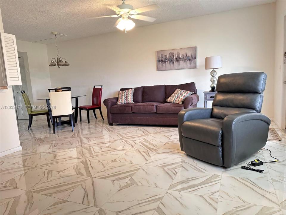 569 Fanshaw N 569, Boca Raton, Florida 33434, USA