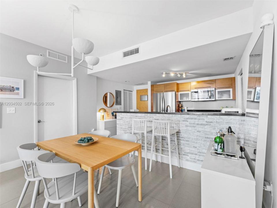 253 NE 2nd St 1801, Miami, Florida 33132, USA